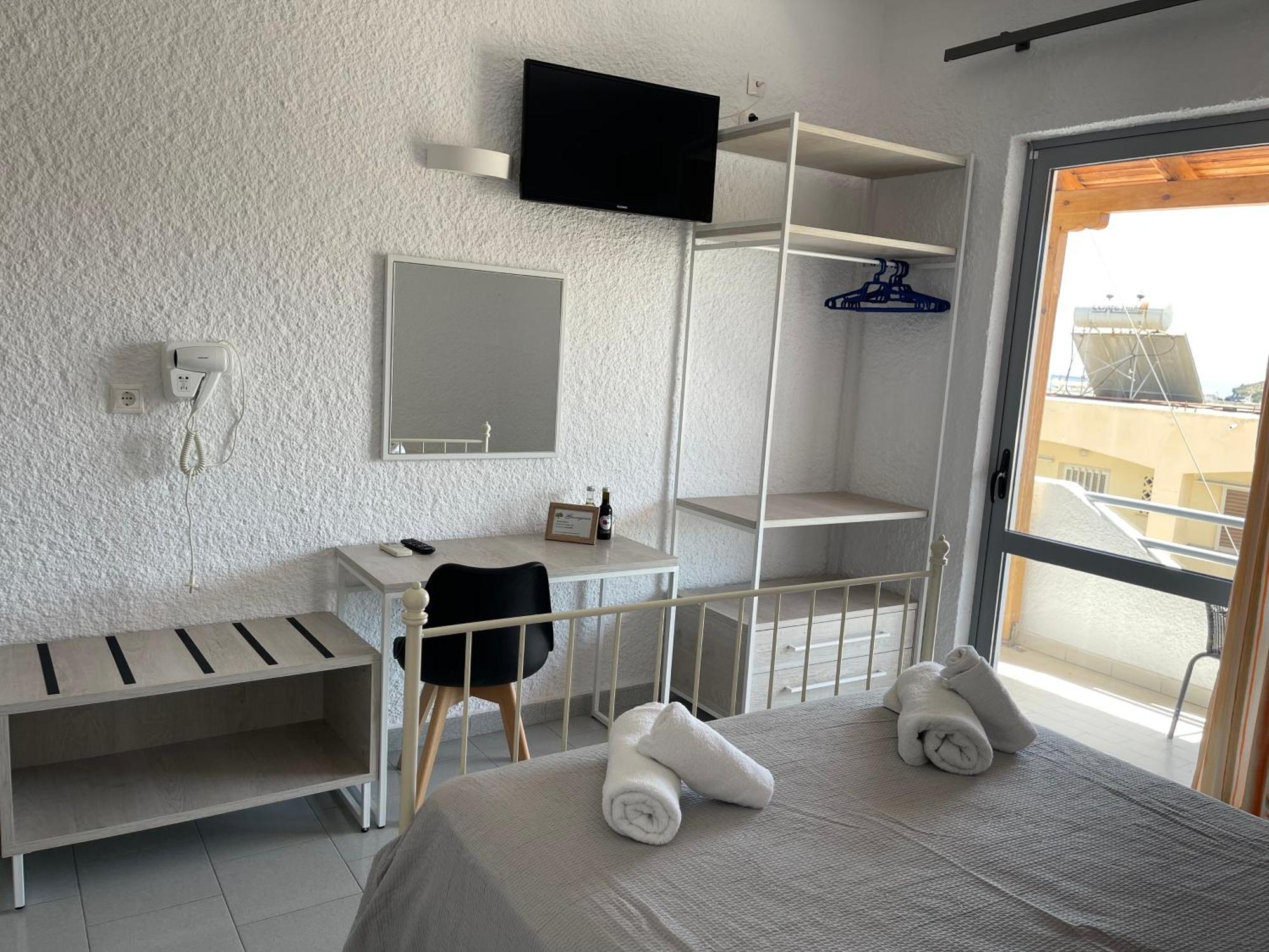 Georgina Hotel Agia Marina  Eksteriør billede